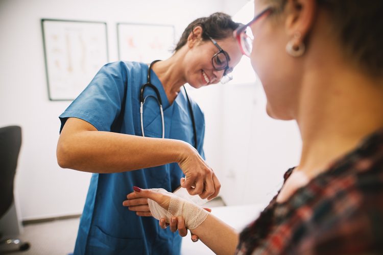 Why Choose Dalrada Career Institute’s CNA Training Program